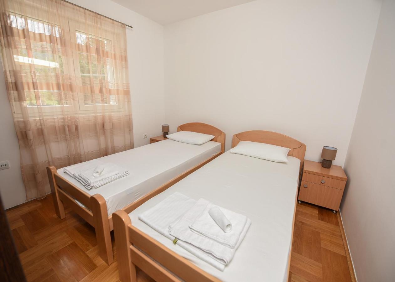 Sea Point Apart Hotel Tivat Kültér fotó