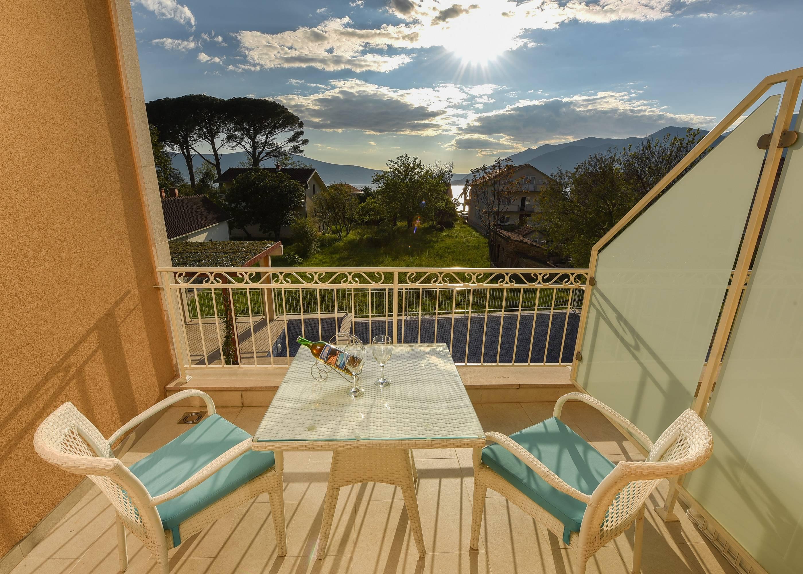 Sea Point Apart Hotel Tivat Kültér fotó