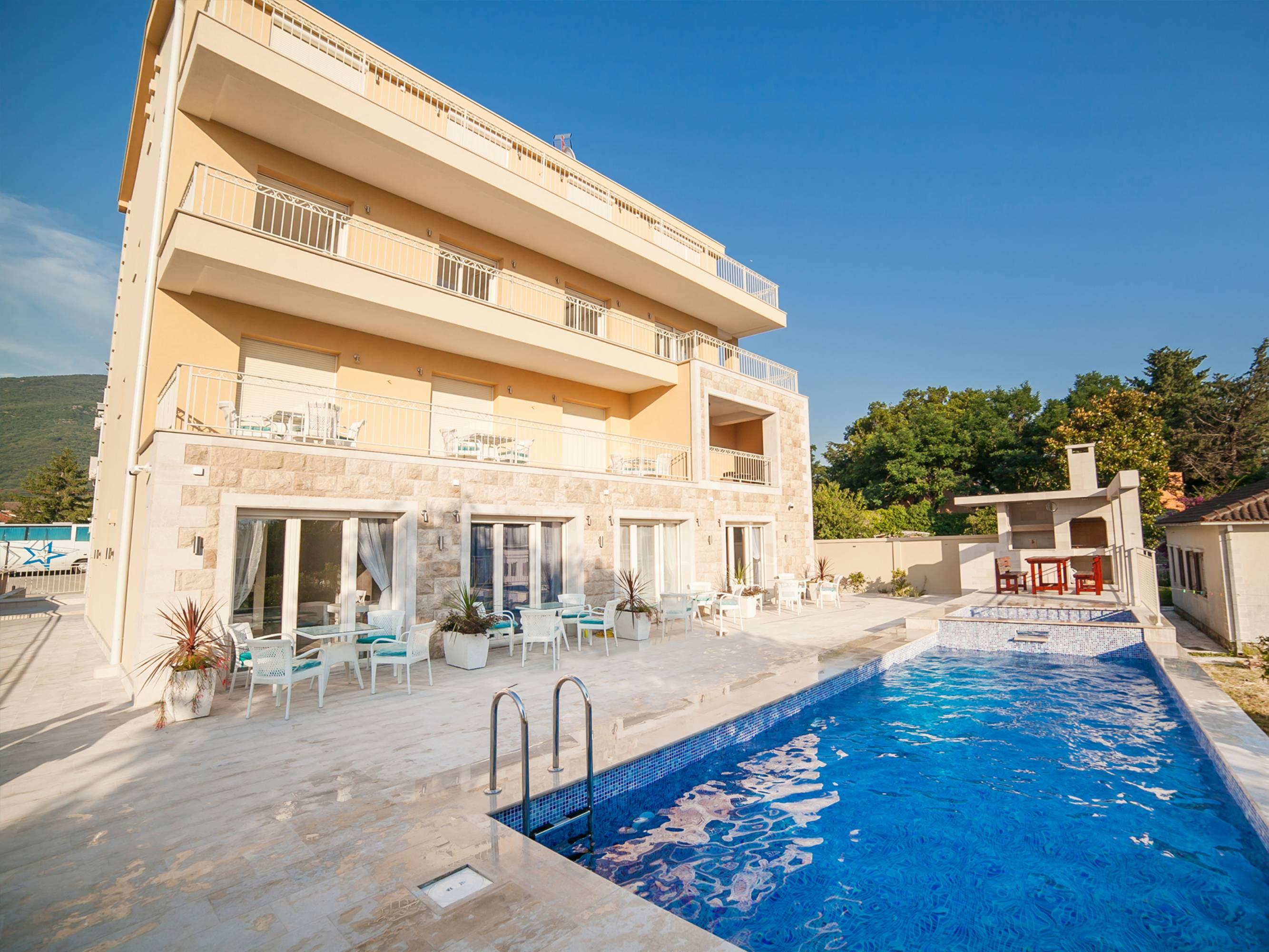 Sea Point Apart Hotel Tivat Kültér fotó