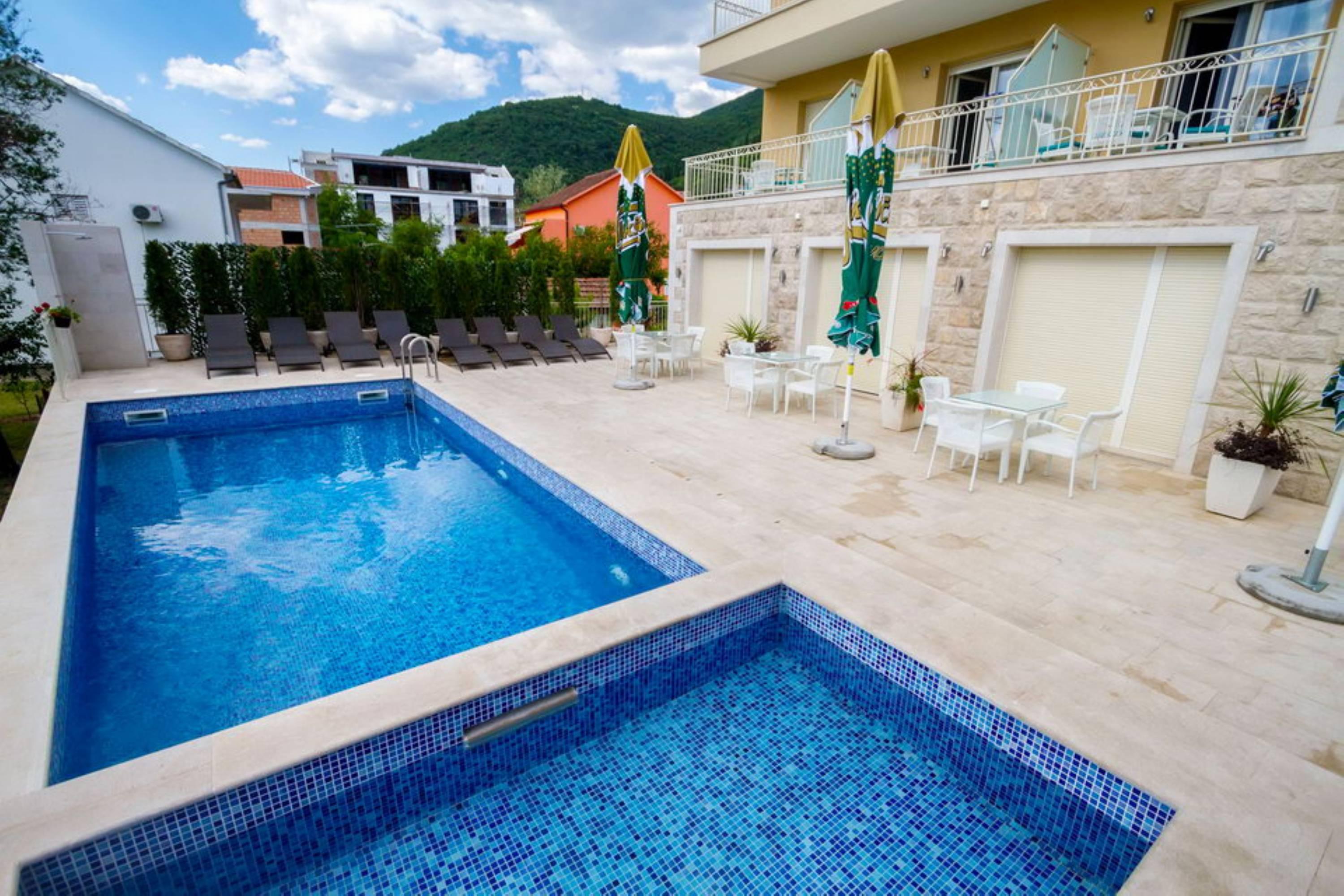 Sea Point Apart Hotel Tivat Kültér fotó