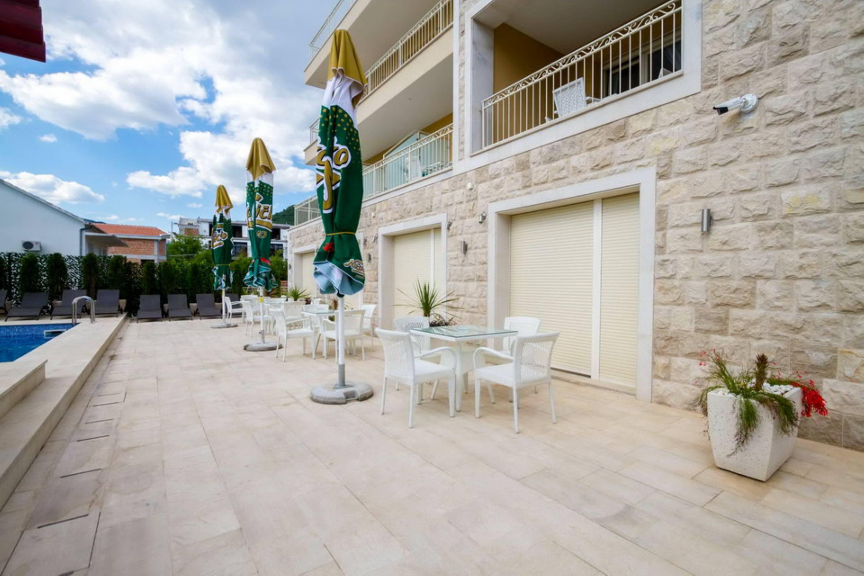 Sea Point Apart Hotel Tivat Kültér fotó