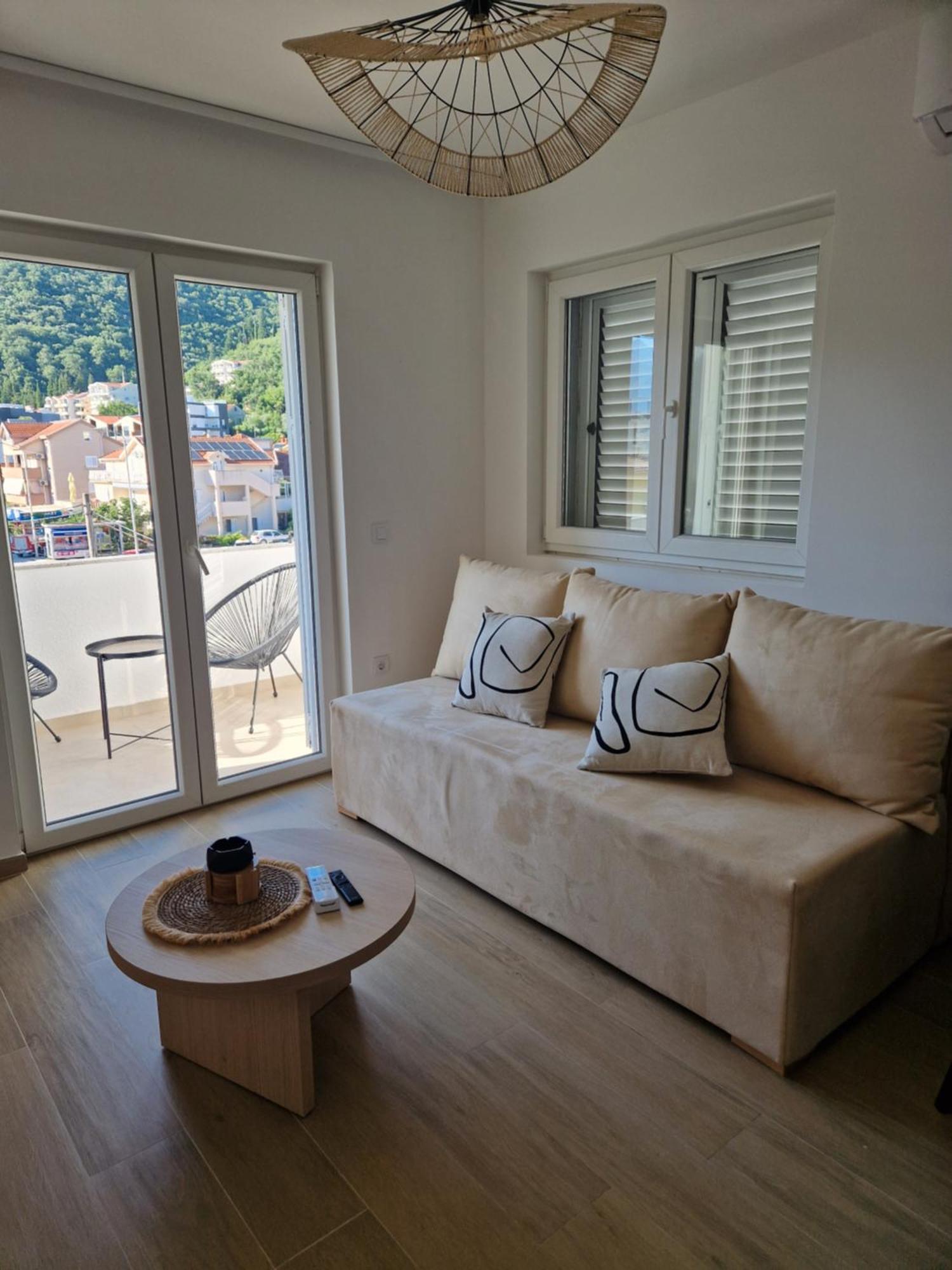 Sea Point Apart Hotel Tivat Kültér fotó