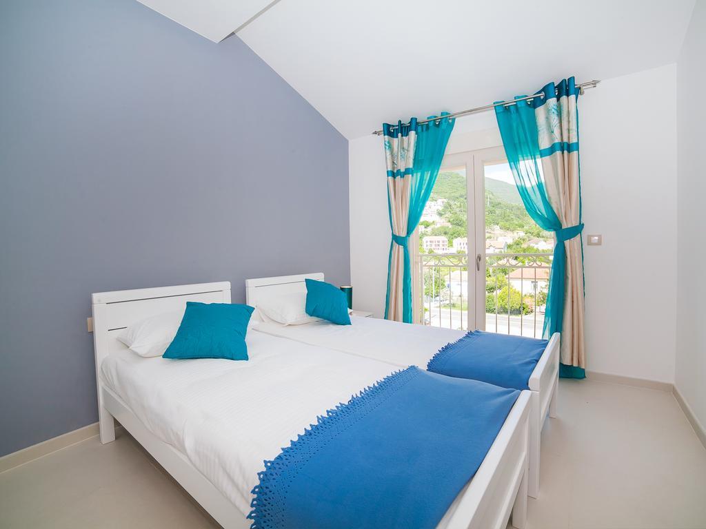 Sea Point Apart Hotel Tivat Kültér fotó