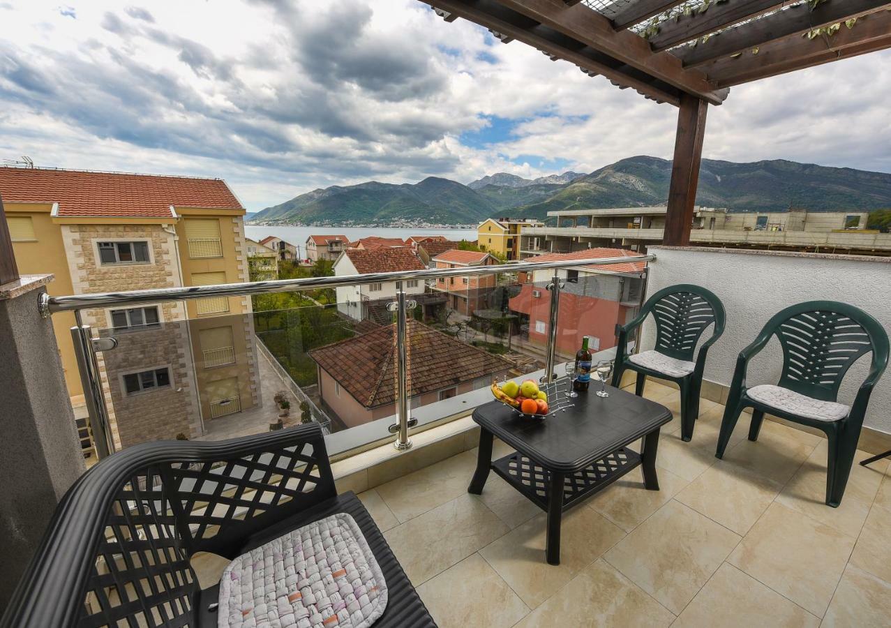 Sea Point Apart Hotel Tivat Kültér fotó